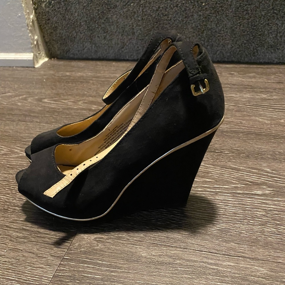 Open Toe Wedges - Picture 2 of 2